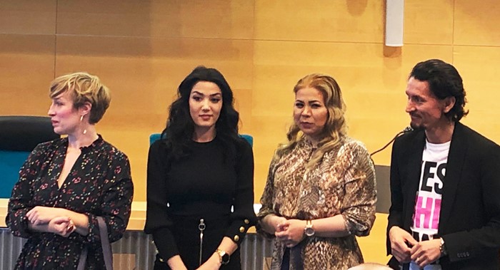 Joanna Olin, Nuriyeh Sarvari, Zahra Hosseini och Juma Lomani.